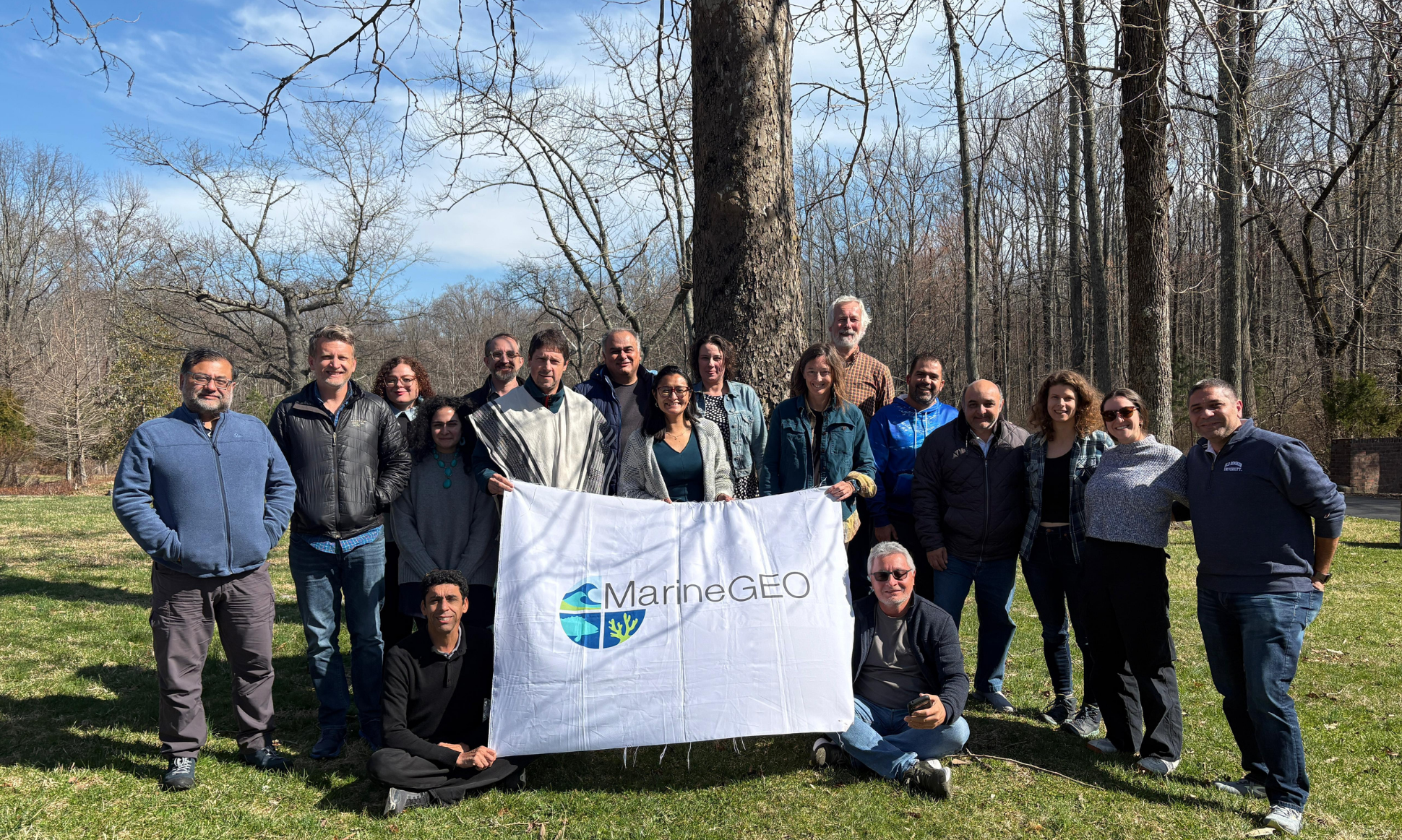 Fotografía de estudiantes en el aeropuerto