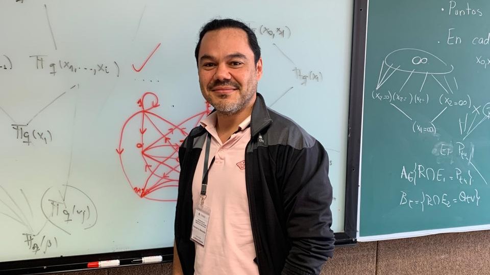 Fotografía de profesor participante